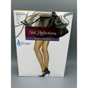 Hanes Silk Reflections Silky Sheer Pantyhose Size CD Nude Control Top